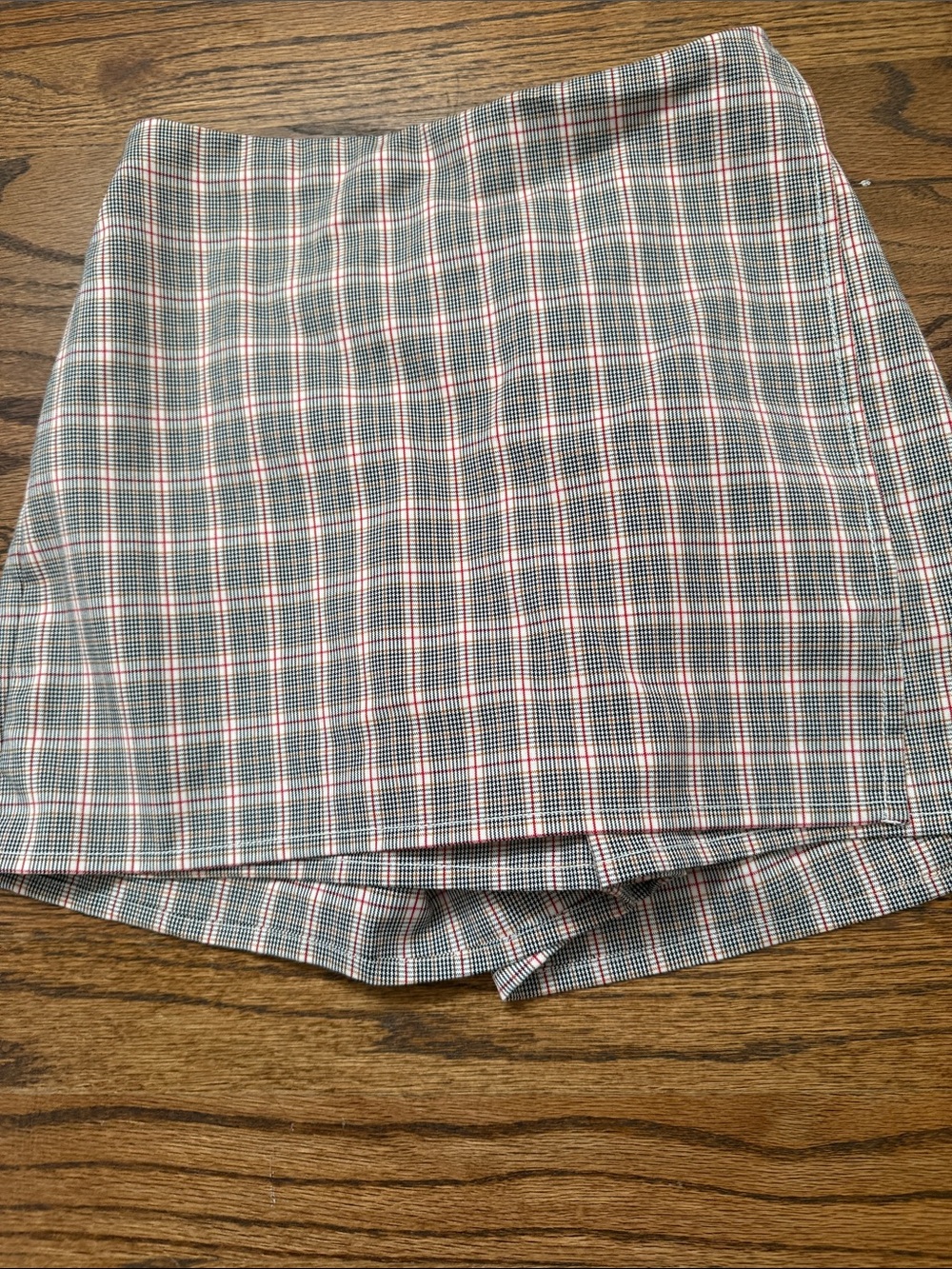 Nordstrom Plaid Skort in Gray with Pink Stripe
